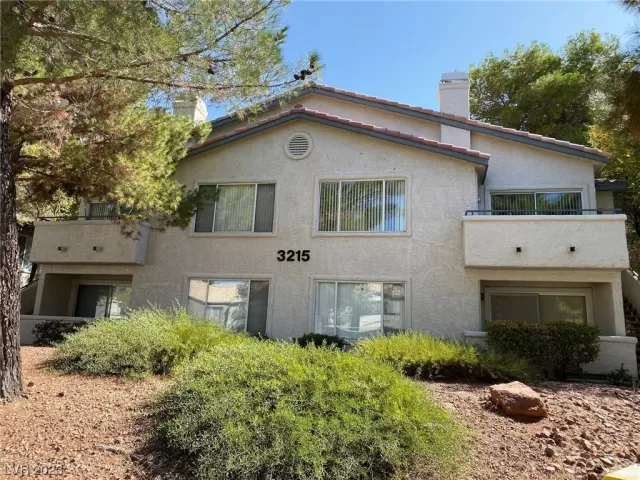 MLS: 2512113 Condo For Sale