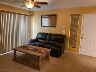 Photo #3: 2512113 Listing