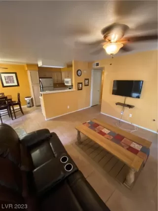 Photo #4: 2512113 Listing