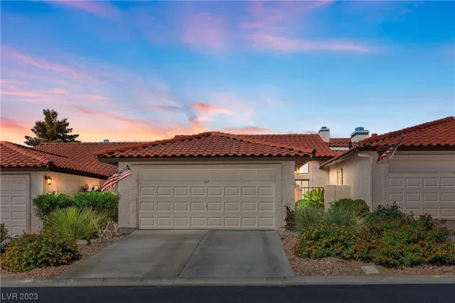 MLS: 2512119 Condo For Sale