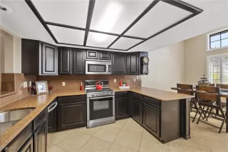 Photo #2: 2512119 Listing