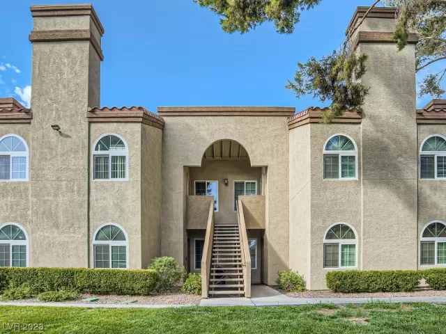 MLS: 2512136 Condo For Sale