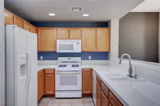 Photo #5: 2512138 Listing 