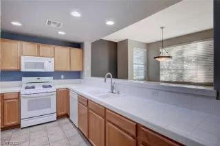 Photo #6: 2512138 Listing 