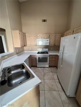 Photo #3: 2512144 Listing 