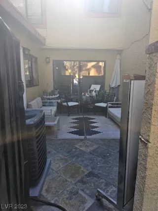 Photo #1: 2512164 Listing 