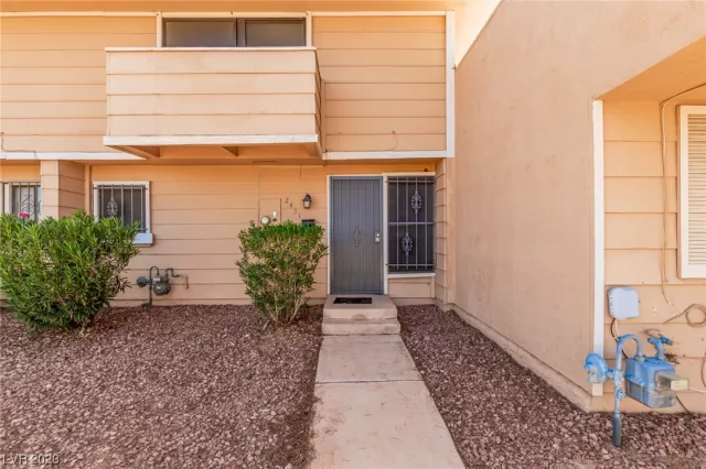 MLS: 2512177 Condo For Sale