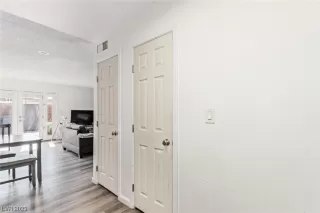 Photo #4: 2512177 Listing