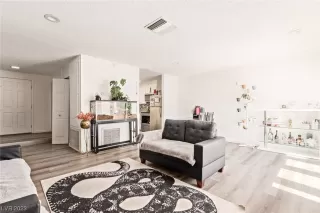 Photo #6: 2512177 Listing