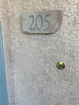 Photo #1: 2512211 Listing 