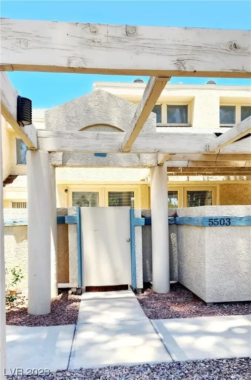 MLS: 2512221 Condo For Sale