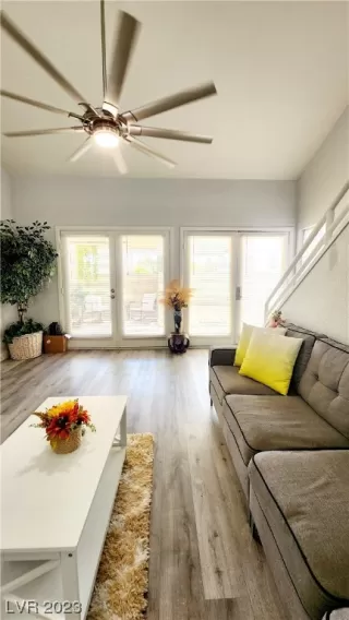 Photo #1: 2512221 Listing