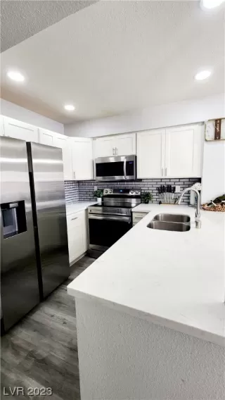 Photo #4: 2512221 Listing