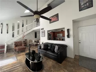 Photo #1: 2512297 Listing