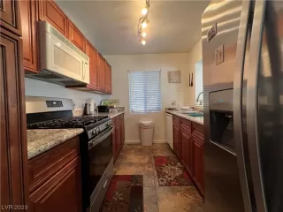 Photo #3: 2512297 Listing