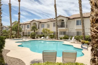 Photo #2: 2512299 Listing