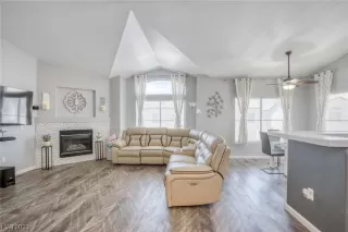 Photo #4: 2512299 Listing