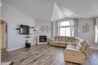 Photo #6: 2512299 Listing