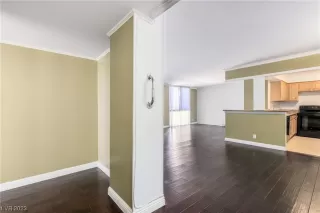 Photo #1: 2512304 Listing 