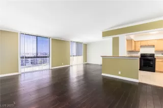 Photo #2: 2512304 Listing 