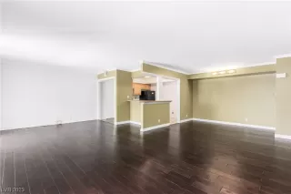 Photo #3: 2512304 Listing 