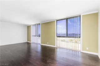 Photo #5: 2512304 Listing 