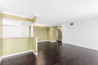 Photo #6: 2512304 Listing 