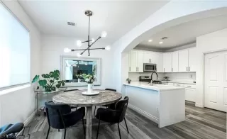 Photo #3: 2512308 Listing 