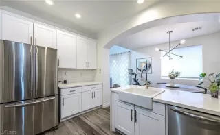 Photo #5: 2512308 Listing 