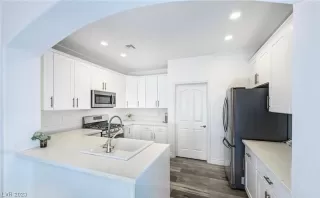 Photo #6: 2512308 Listing 