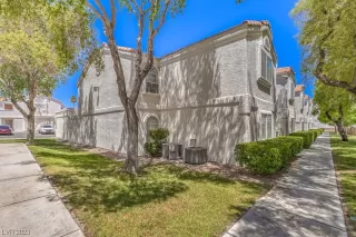 Photo #1: 2512309 Listing