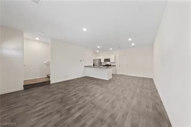 MLS: 2512315 Condo For Sale