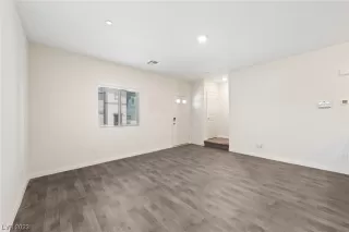 Photo #1: 2512315 Listing 