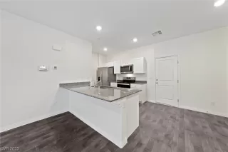 Photo #2: 2512315 Listing 