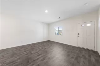 Photo #5: 2512315 Listing 