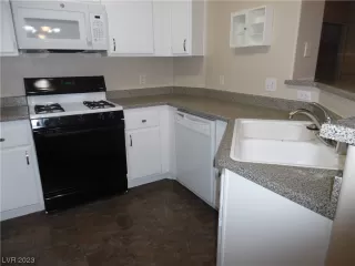 Photo #4: 2512319 Listing 