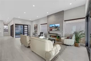 Photo #4: 2512336 Listing 