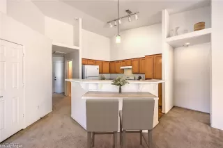 Photo #5: 2512360 Listing