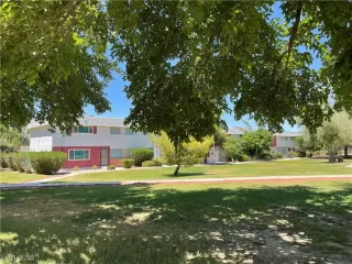 Photo #2: 2512367 Listing