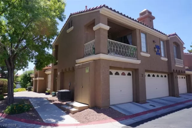 MLS: 2512401 Condo For Sale