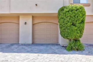 Photo #2: 2512418 Listing