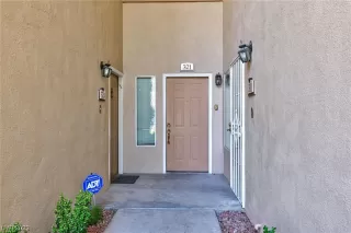 Photo #3: 2512418 Listing