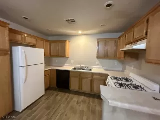 Photo #4: 2512435 Listing 