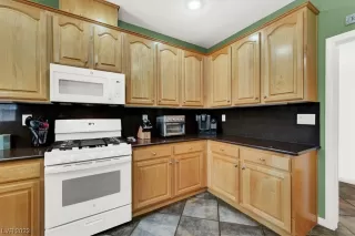 Photo #6: 2512466 Listing