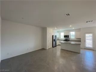 Photo #2: 2512490 Listing 