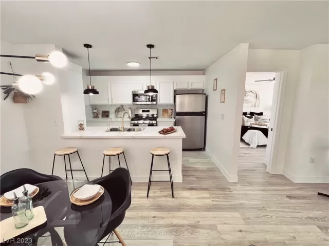 MLS: 2512493 Condo For Sale