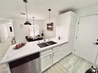 Photo #5: 2512493 Listing