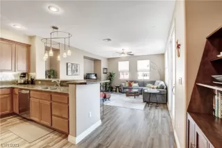 Photo #2: 2512507 Listing 