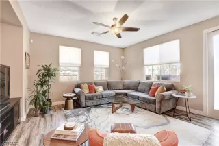 Photo #4: 2512507 Listing 