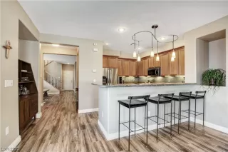 Photo #6: 2512507 Listing 